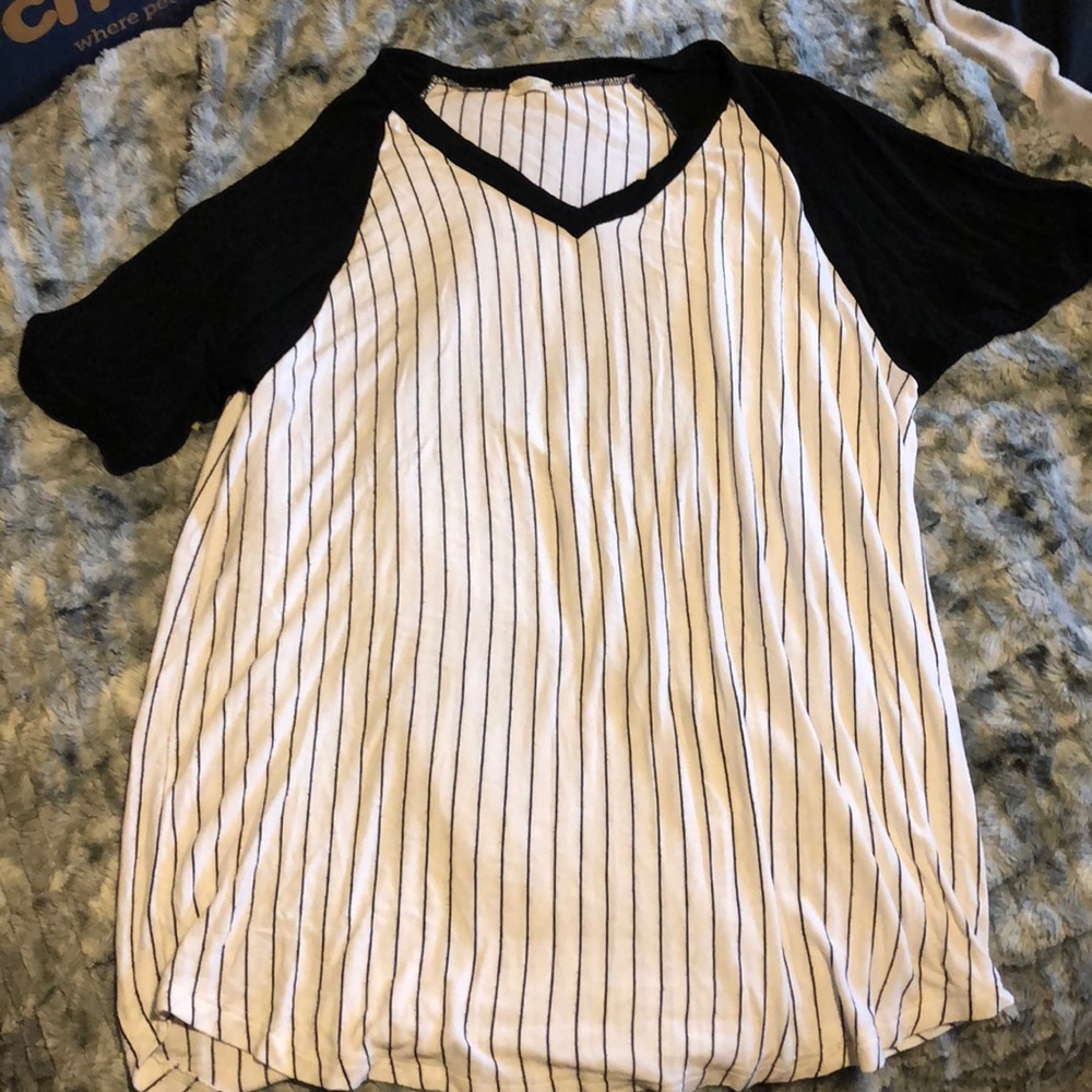 Baseball tee